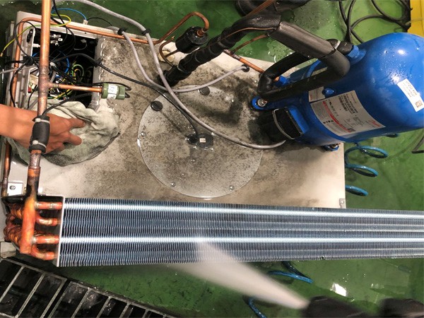 Dịch vụ vệ sinh, bảo trì, bảo dưỡng máy lạnh tủ điện Rittal định kỳ