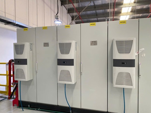 SỰ KHÁC NHAU GIỮA VỆ SINH MÁY LẠNH VÀ BẢO TRÌ MÁY LẠNH TỦ ĐIỆN RITTAL